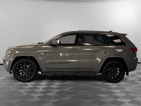 Used 2022 Jeep Grand Cherokee Laredo X AWD/4WD image 5