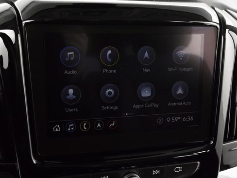 Used 2020 Chevrolet Traverse Premier image 17