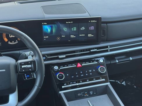 Used 2025 Hyundai Santa Fe SEL image 21