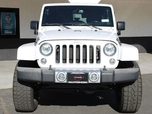 Used 2018 Jeep Wrangler Unlimited Sahara w/ Connectivity Group image 3