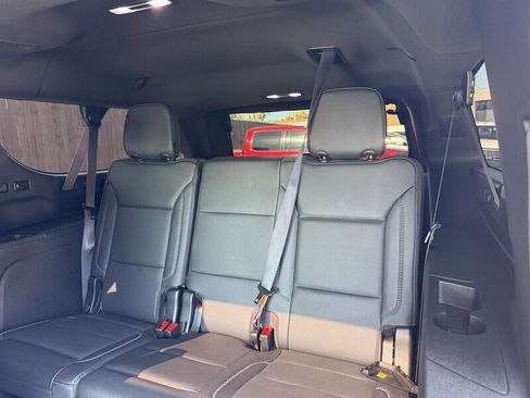 Used 2023 GMC Yukon XL Denali image 25