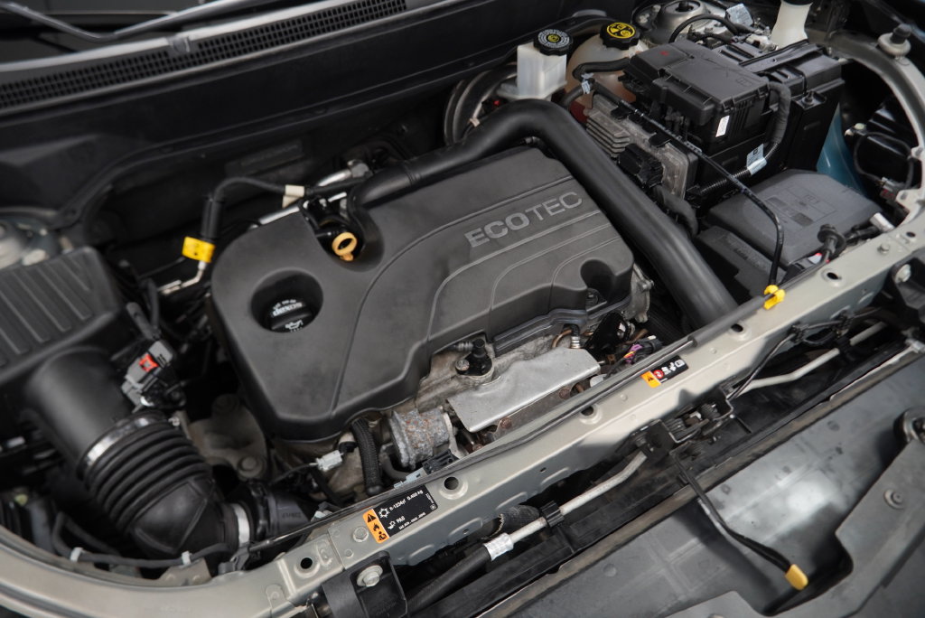 Certified 2018 Chevrolet Equinox LT FWD image 40