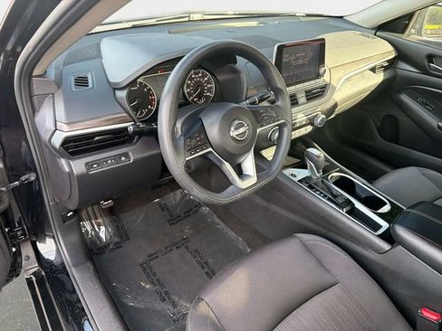 Used 2024 Nissan Altima 2.5 SV FWD image 20