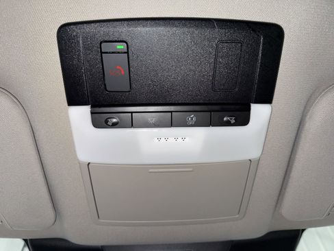 Used 2024 Nissan Pathfinder SV FWD image 27