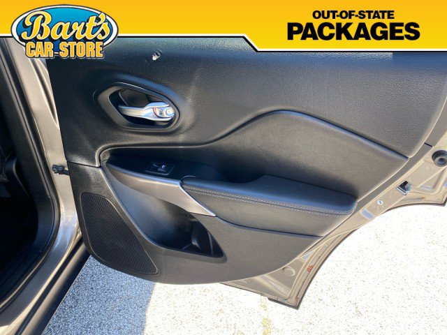 Used 2019 Jeep Cherokee Limited AWD/4WD image 9