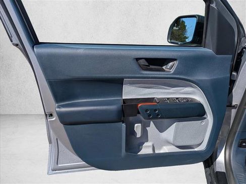 Used 2023 Ford Maverick XLT image 16