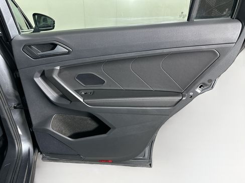 Used 2023 Volkswagen Tiguan SE FWD image 30