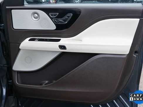 Used 2023 Lincoln Aviator Black Label w/ Class IV Trailer Tow Package image 18