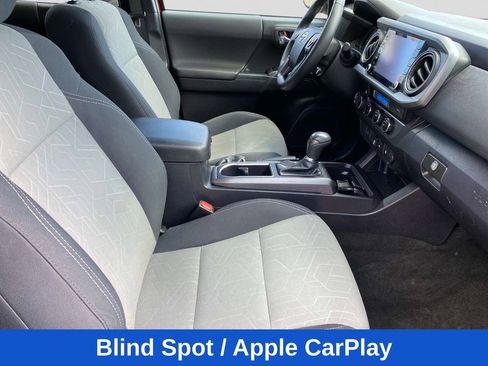 Used 2022 Toyota Tacoma TRD Off-Road AWD/4WD image 23