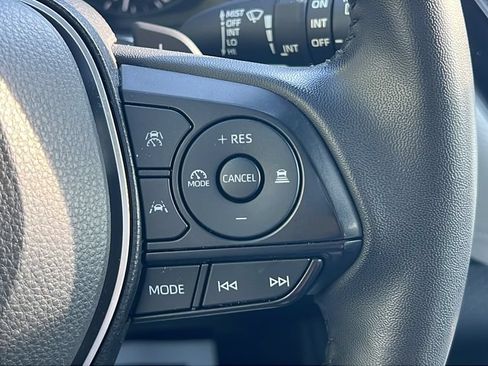Used 2025 Toyota Corolla SE FWD image 19