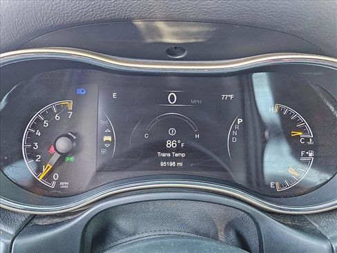 Used 2017 Jeep Grand Cherokee Laredo w/ Quick Order Package 23E AWD/4WD image 11