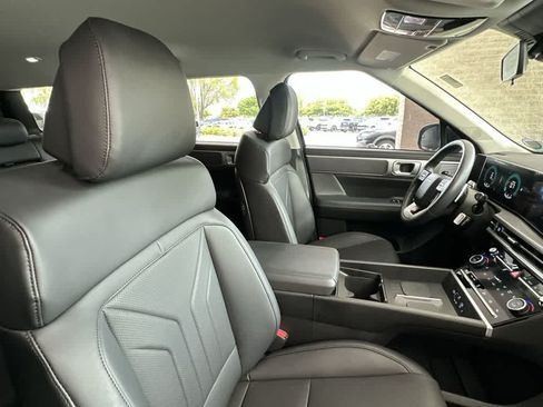 Used 2025 Hyundai Santa Fe SEL FWD image 27