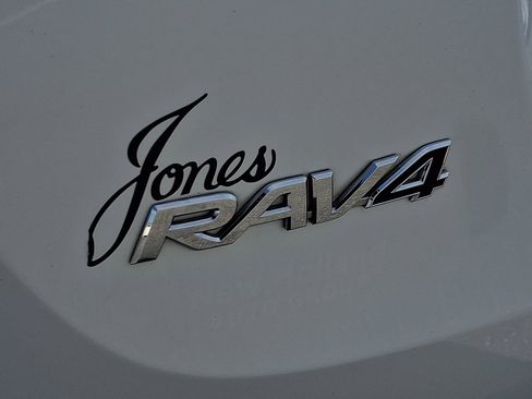 Used 2015 Toyota RAV4 Limited AWD/4WD image 33