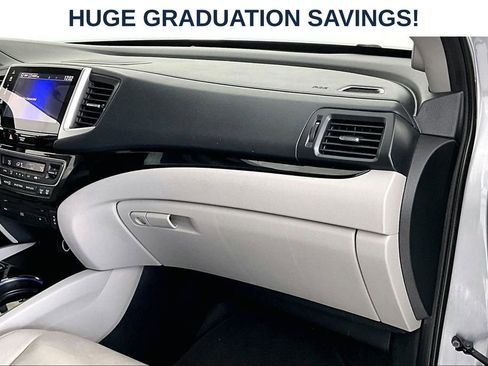 Used 2017 Honda Pilot Touring image 17