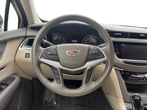Used 2020 Cadillac XT5 Premium Luxury FWD image 13