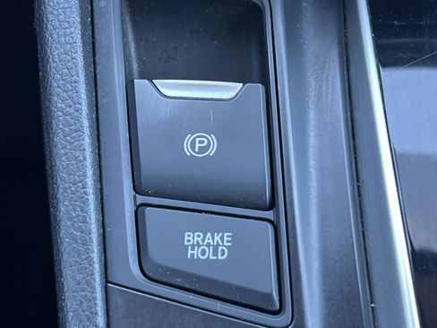 Used 2019 Honda CR-V LX image 18