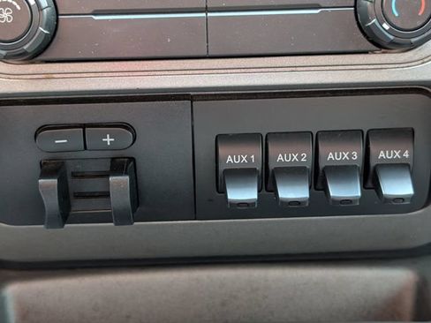 Used 2016 Ford F250 XLT w/ XLT Premium Package AWD/4WD image 23