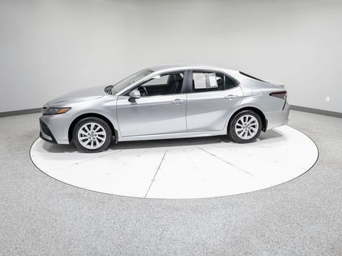 Used 2024 Toyota Camry SE FWD image 33