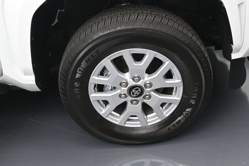 Certified 2026 Toyota Tacoma SR5 AWD/4WD image 35