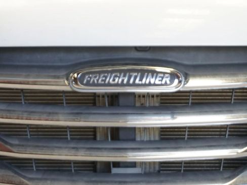Used 2019 Freightliner Sprinter 170 Cargo RWD image 9