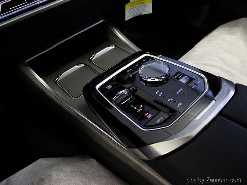 Used 2026 BMW i7 xDrive60 w/ Executive Package image 26