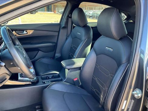 Certified 2024 Kia Forte GT-Line image 11