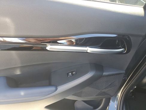 Certified 2025 Kia Seltos S FWD image 9