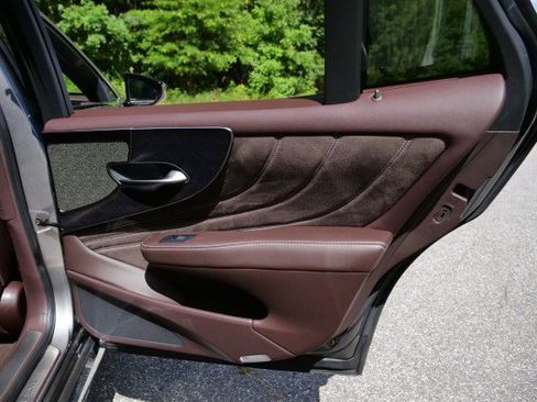 Used 2019 Lexus LS 500 w/ Luxury Package RWD image 44