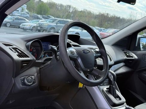 Used 2013 Ford Escape SE image 2