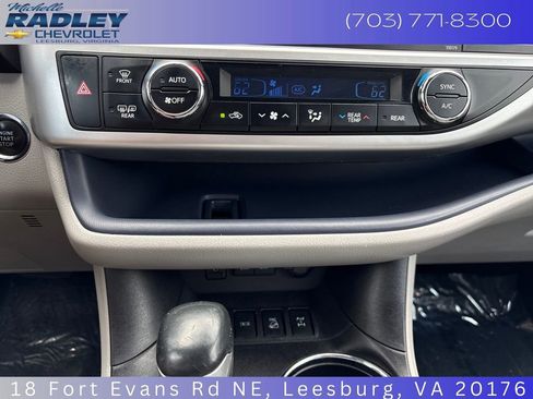 Used 2018 Toyota Highlander XLE AWD/4WD image 20