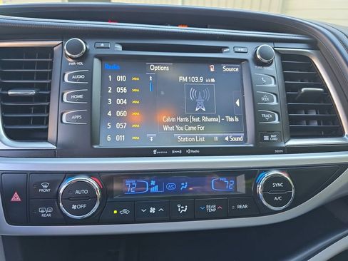 Used 2018 Toyota Highlander XLE w/ Protection Package #3 AWD/4WD image 18