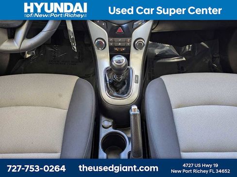 Used 2014 Chevrolet Cruze LS image 21