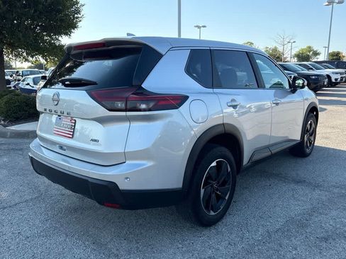 Used 2025 Nissan Rogue SV AWD/4WD image 5