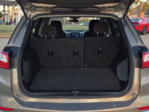 Used 2018 Chevrolet Equinox LT image 9