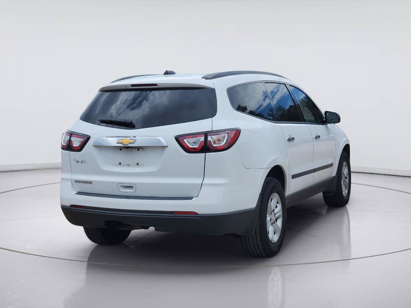 Used 2017 Chevrolet Traverse LS FWD image 5