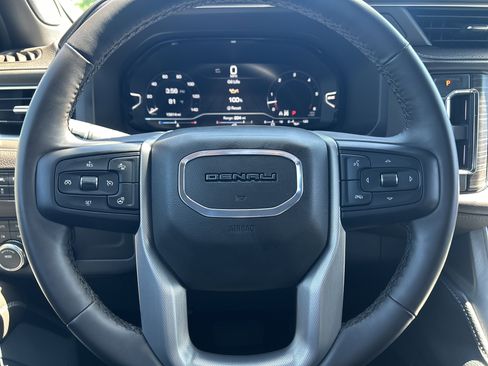 Used 2024 GMC Yukon Denali AWD/4WD image 17