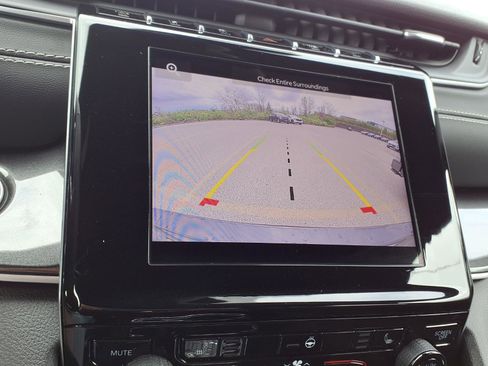 Used 2022 Jeep Grand Cherokee L Laredo image 5