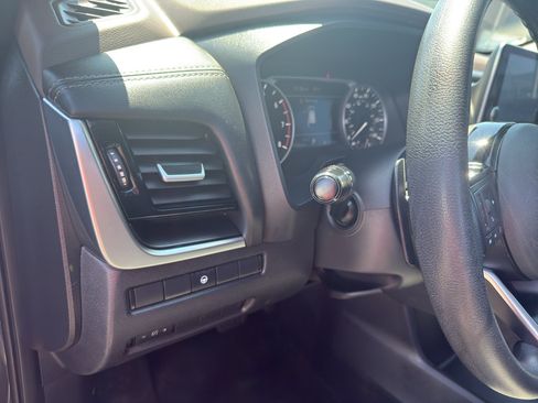 Used 2021 Nissan Rogue SV AWD/4WD image 14