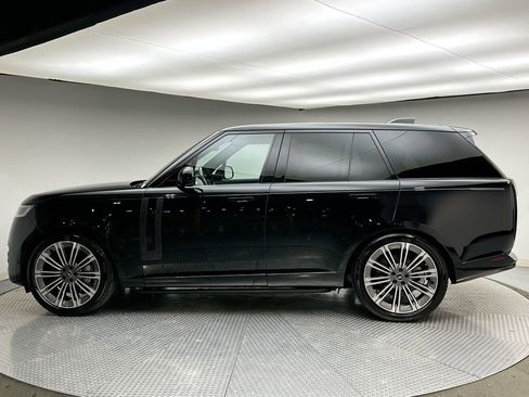 Used 2025 Land Rover Range Rover SE AWD/4WD image 10