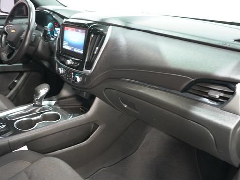 Used 2022 Chevrolet Traverse LT AWD/4WD image 16