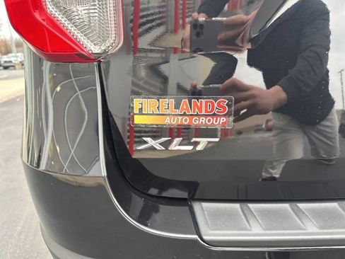 Used 2021 Ford Explorer XLT w/ Equipment Group 202A image 11