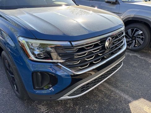 New 2026 Volkswagen Atlas Cross Sport SE AWD/4WD image 3