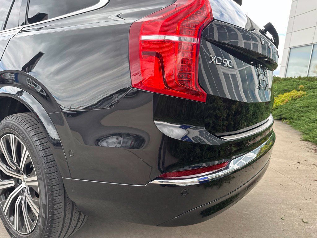 Certified 2023 Volvo XC90 B6 Plus w/ Protection Package Premier AWD/4WD image 18