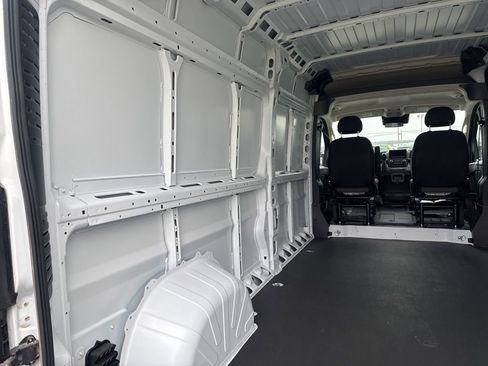 Used 2024 RAM ProMaster 2500 image 26