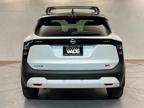 New 2026 Nissan Kicks SR w/ Cold Weather Package image 4