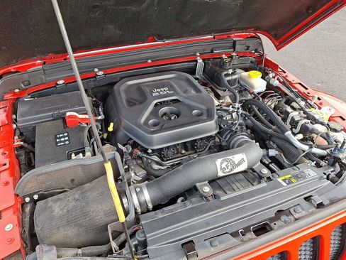 Used 2020 Jeep Wrangler Unlimited Sahara image 27