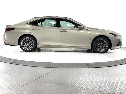 New 2025 Lexus ES 350 Ultra Luxury image 13