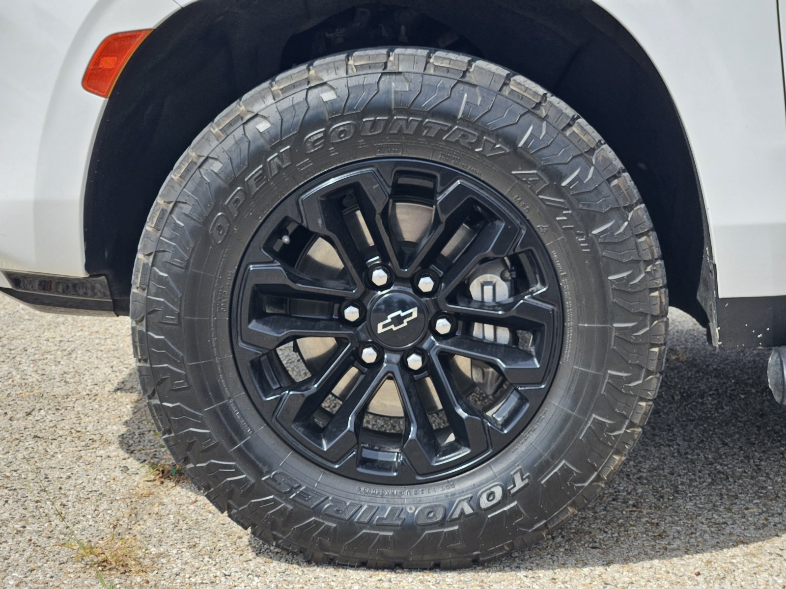 Certified 2022 Chevrolet Suburban Z71 w/ Luxury Package AWD/4WD image 12