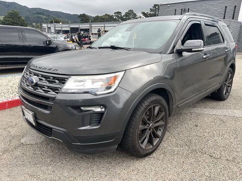 Used 2019 Ford Explorer XLT w/ Equipment Group 202A image 3