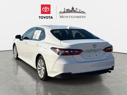 Used 2024 Toyota Camry LE w/ Convenience Package image 5